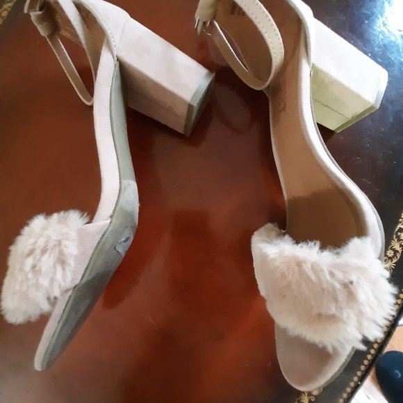 Report Faux Fur Blush Women's 8 1/2 Shoe - Picture 3 of 6